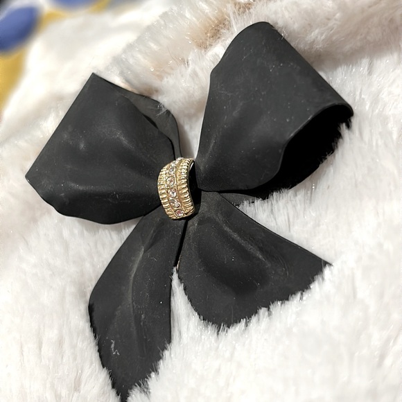 Black Vintage Metal Brooch w Rhinestone Center Gold Accent - New - Picture 6 of 10